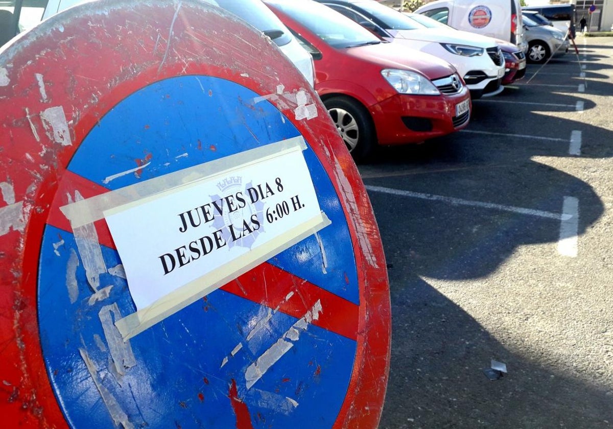 Imagen de archivo de una señal de prohibido aparcar en el solar del Silo.