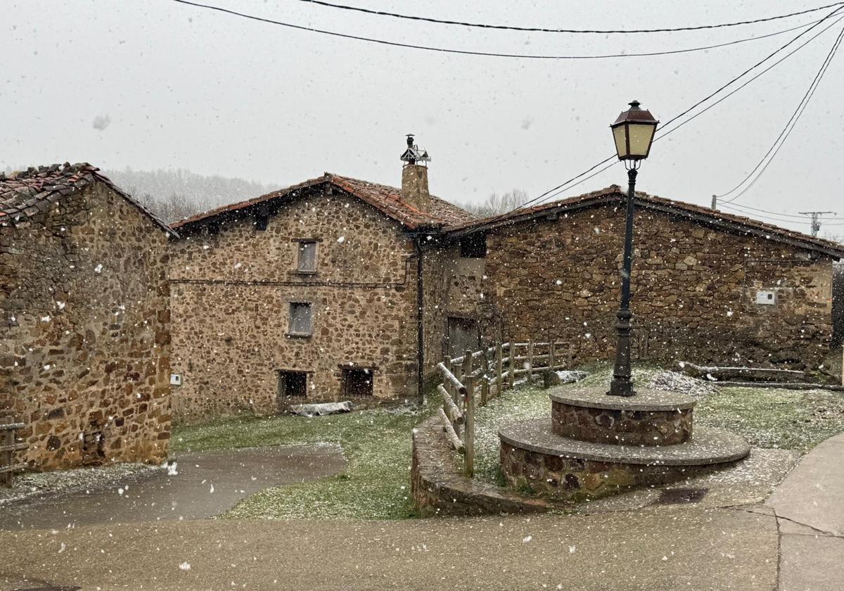 La nieve llega tímida a La Rioja