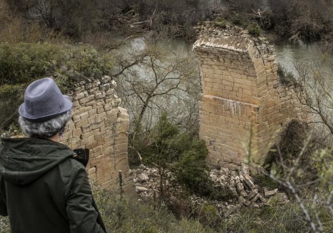 El ojo 'riojano' del puente Mantible, en enero de 2021.