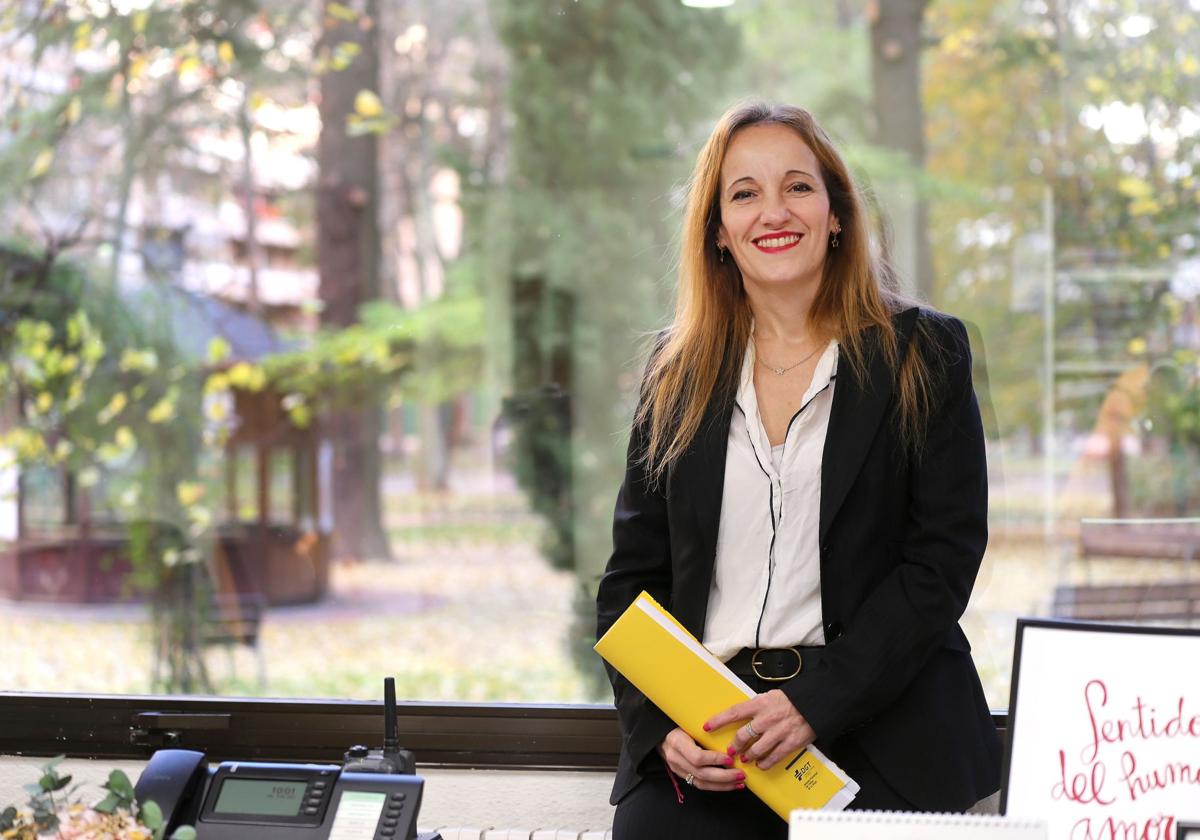 Beatriz Zúñiga, en la sede de la Jefatura Provincial de Tráfico de La Rioja.