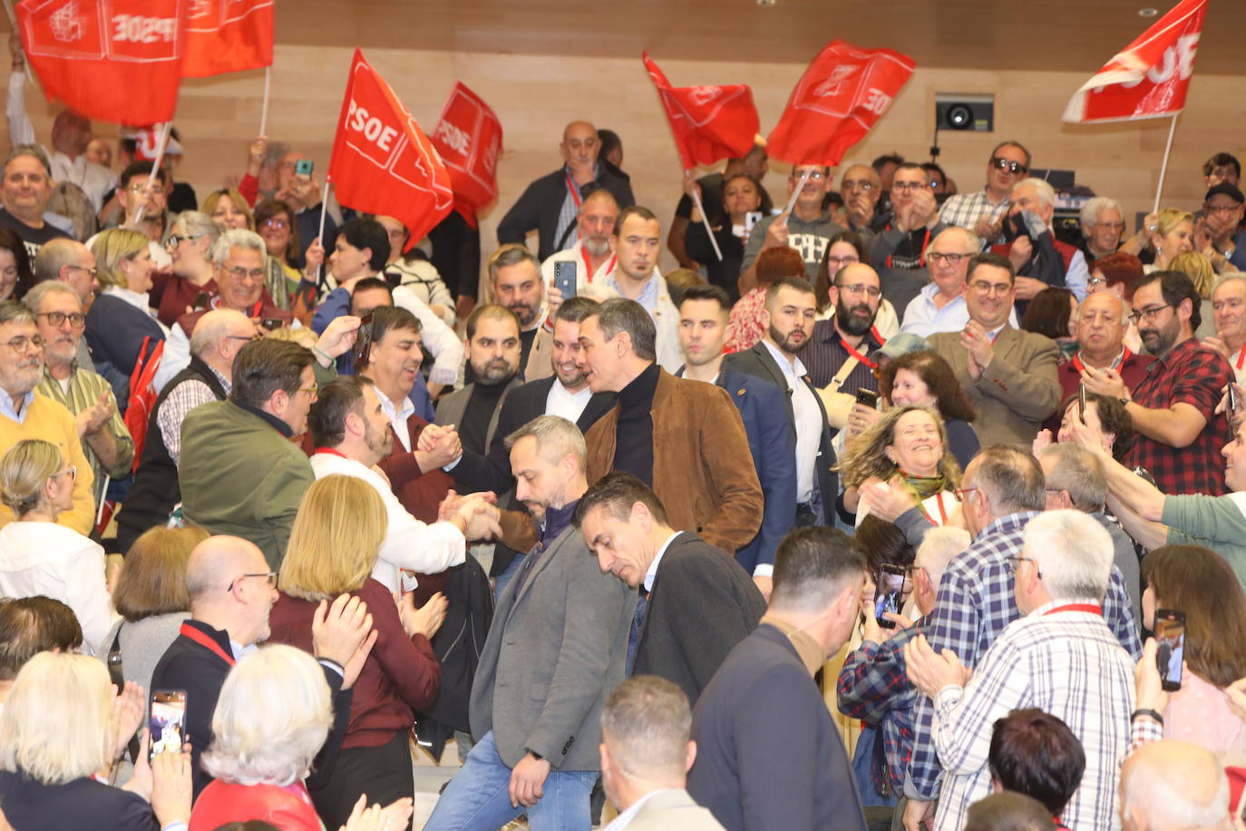 La intervención de Pedro Sánchez en el Congreso Regional del PSOE riojano, en imágenes
