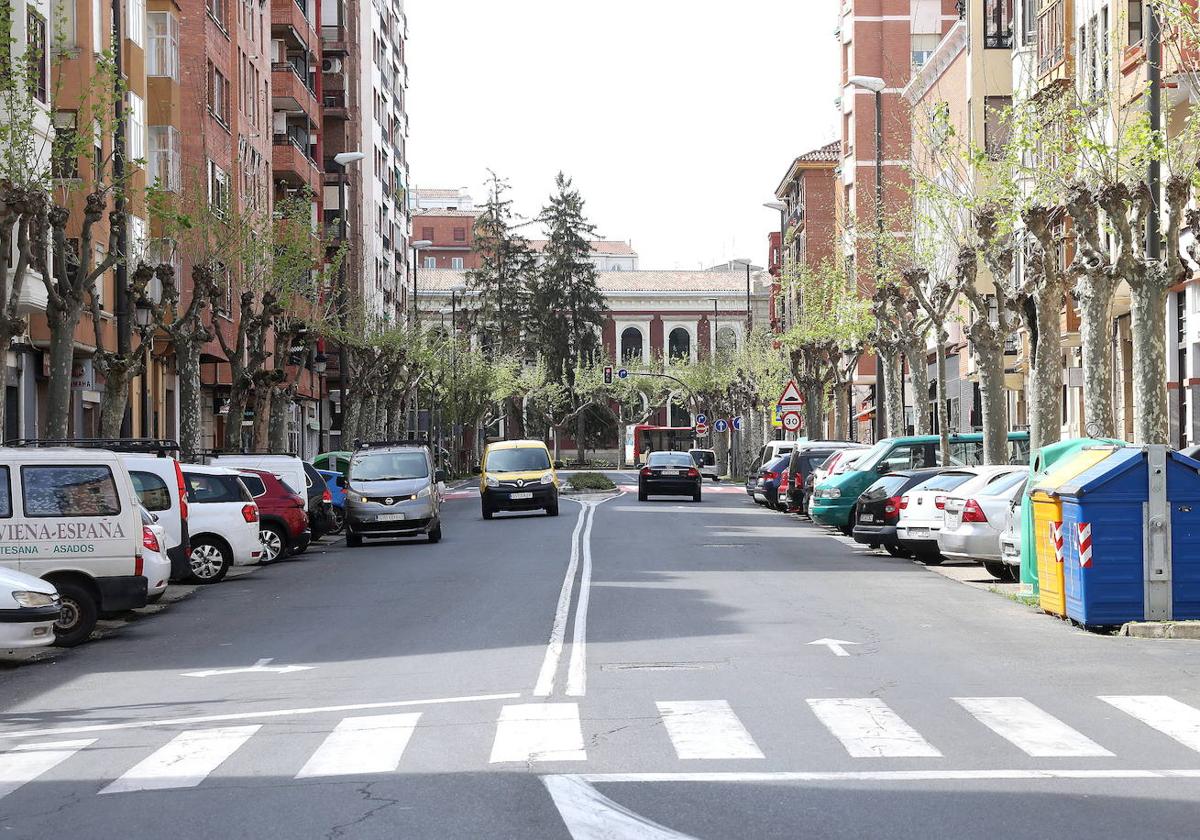 Herido un logroñés tras una colisión entre una bicicleta y un coche en avenida de Navarra