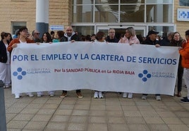 Concentración, este miércoles, en la puerta del hospital.