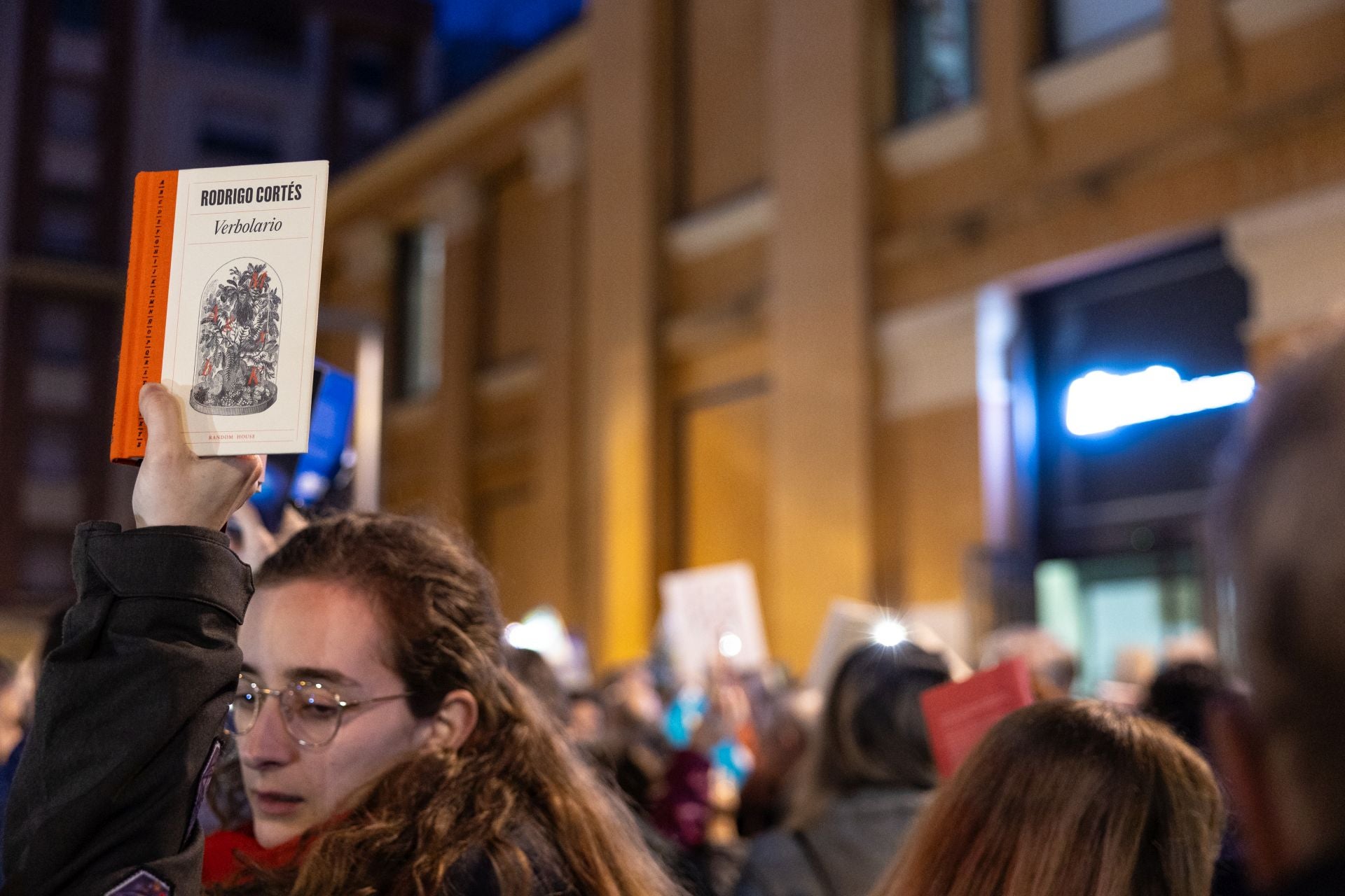 Concentración contra los recortes en la Biblioteca Rafael Azcona