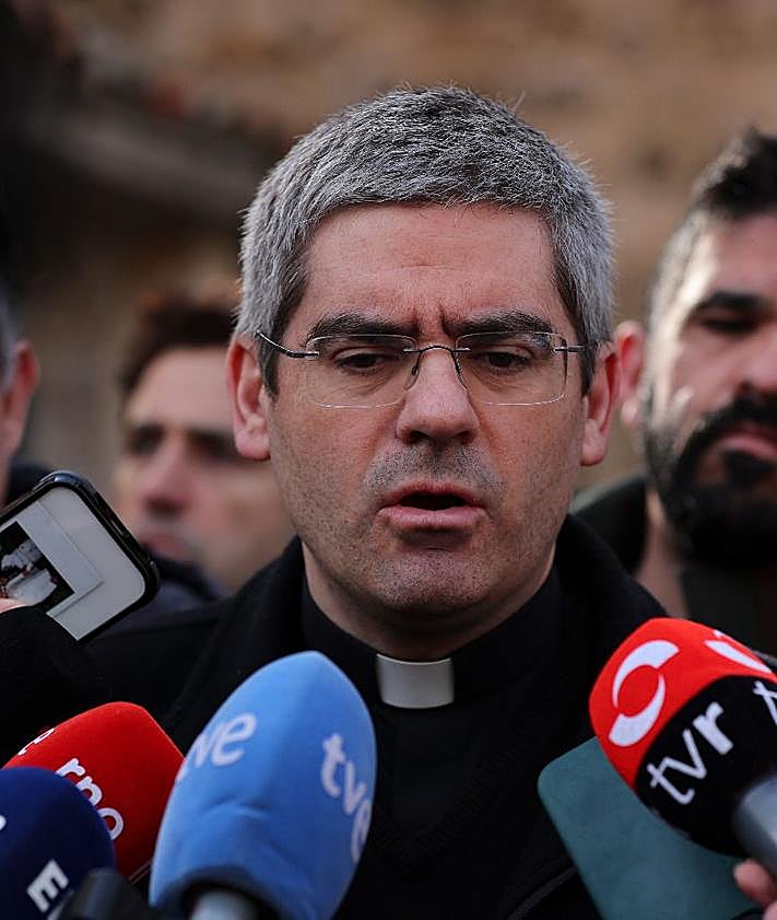 Imagen secundaria 2 - Pérez Pastor y Merino Morga atienden a la prensa.