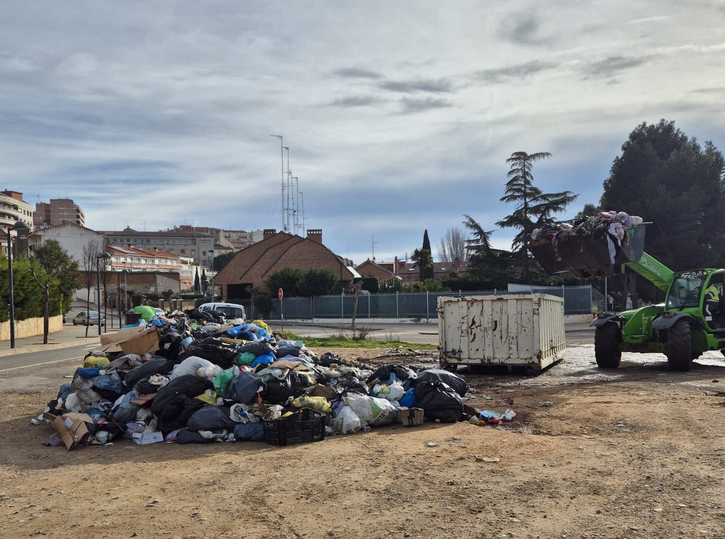 Retirada de la basura por parte de FCC.