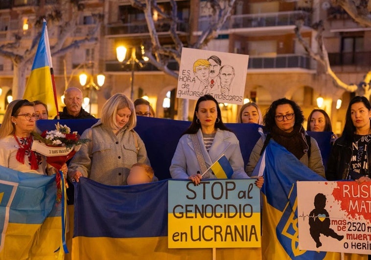 La comunidad ucraniana en La Rioja conmemora el aniversario de la guerra
