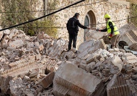 Las imágenes del desescombro tras el derrumbe de la torre en Viguera