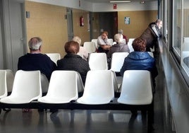 UGT advierte de que hacen falta más vigilantes para garantizar la seguridad en los centros del Seris