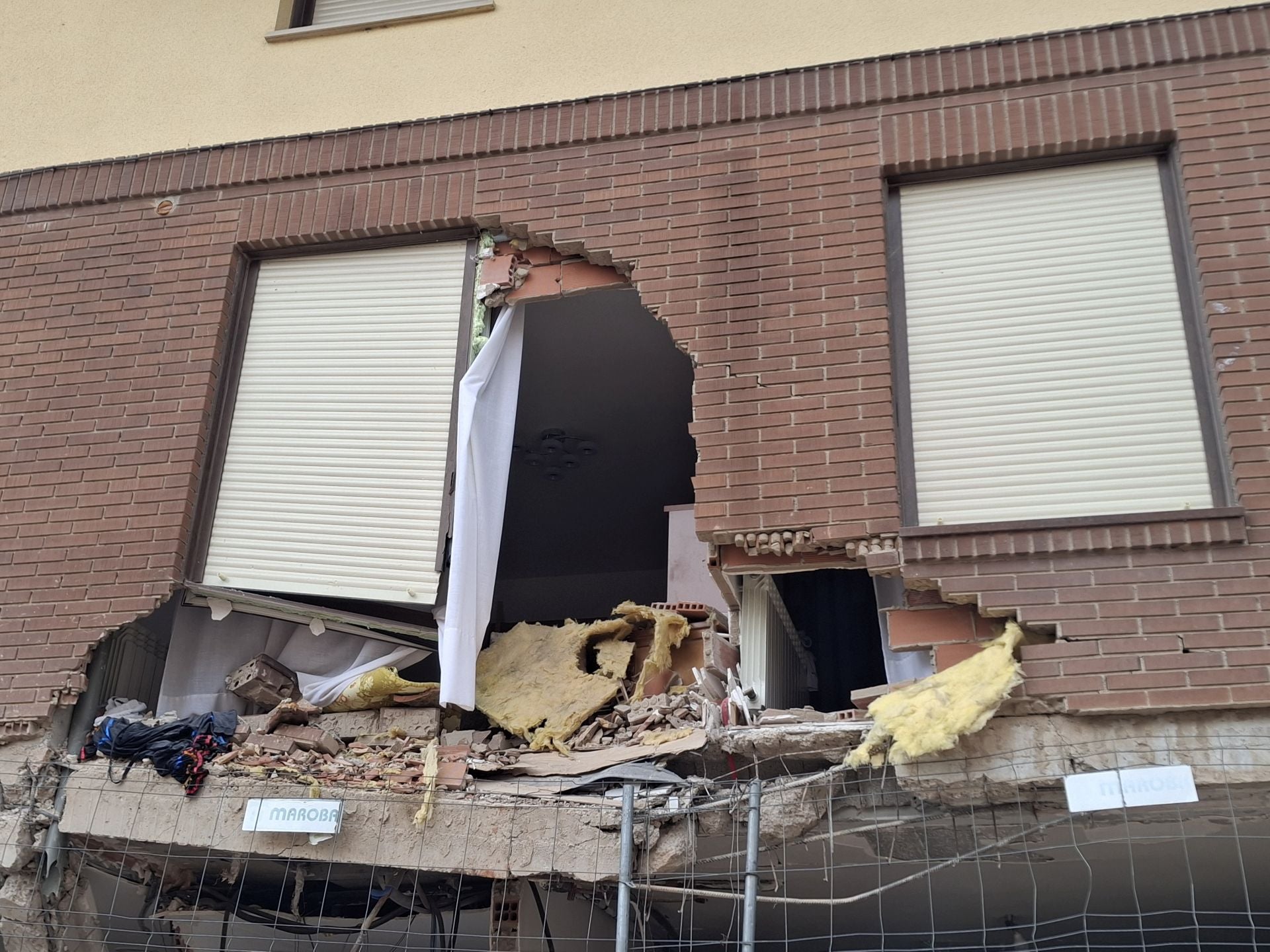 Las labores de desescombro en Viguera, en imágenes