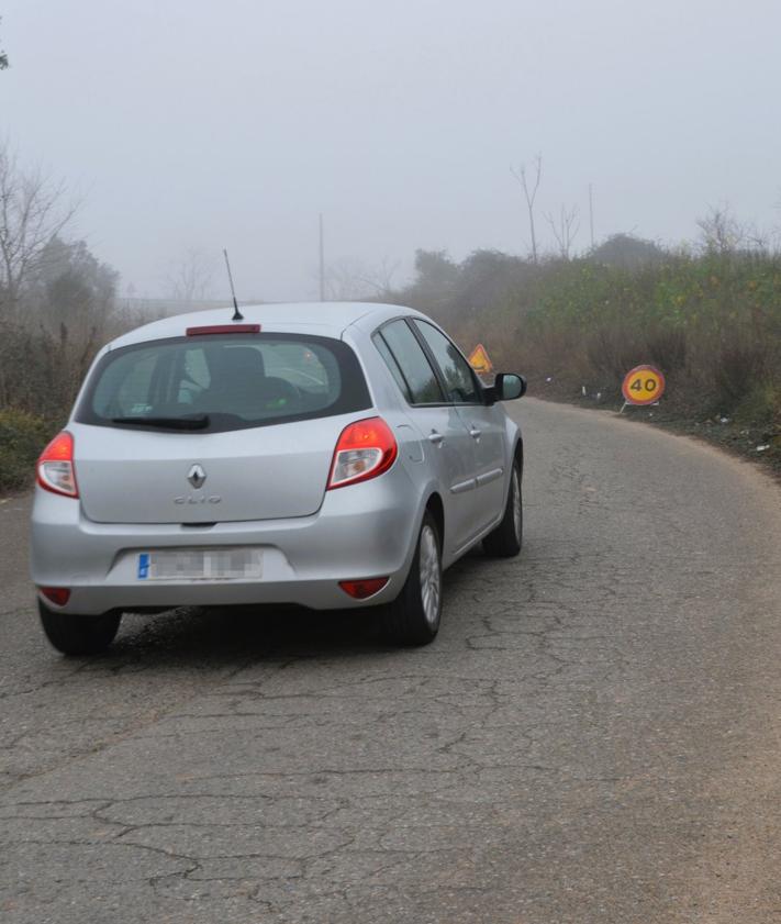 Imagen secundaria 2 - La entrada a Calahorra por el antiguo desvío a San Adrián, invadida por la maleza