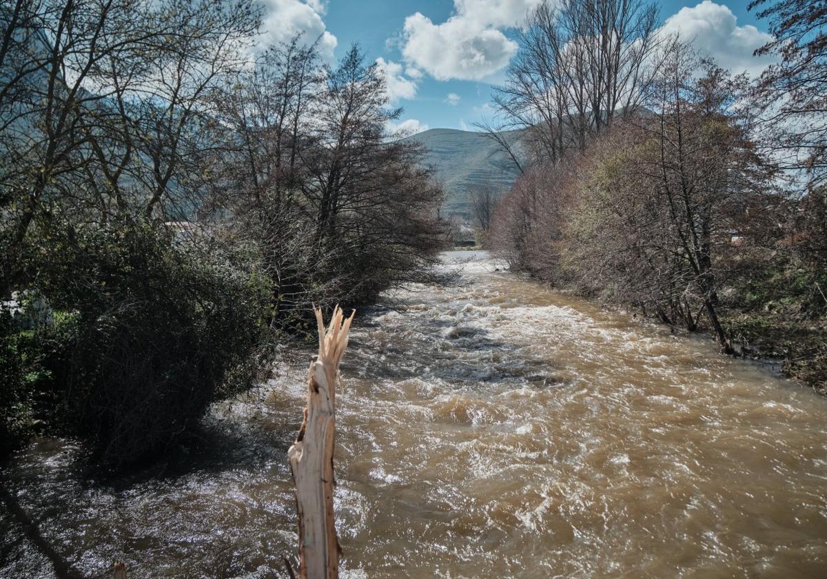 El río Iregua ayer, en el entorno de Islallana y Nestares