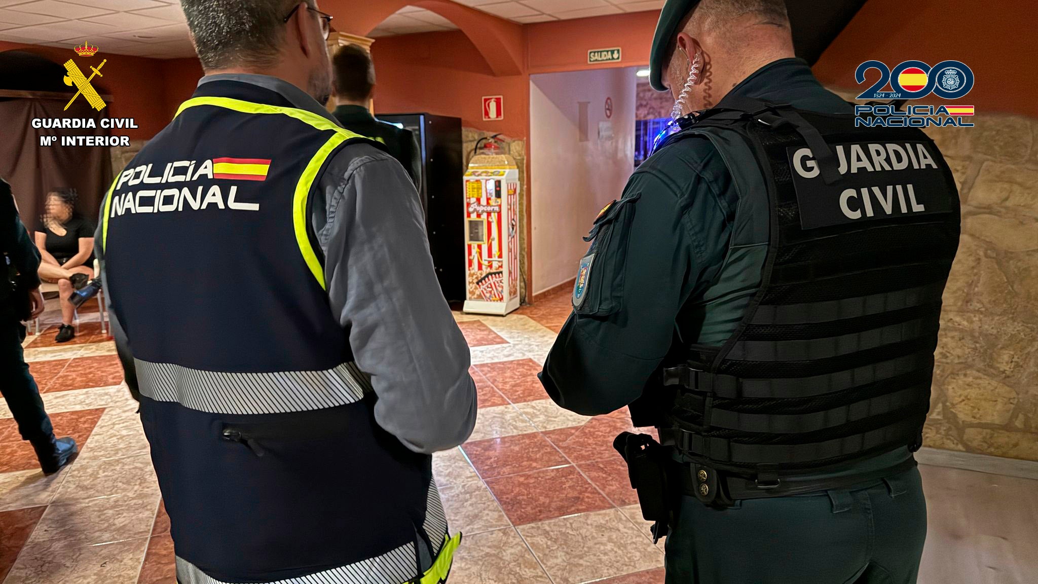Las imágenes del operativo en los clubs de Rincón de Soto