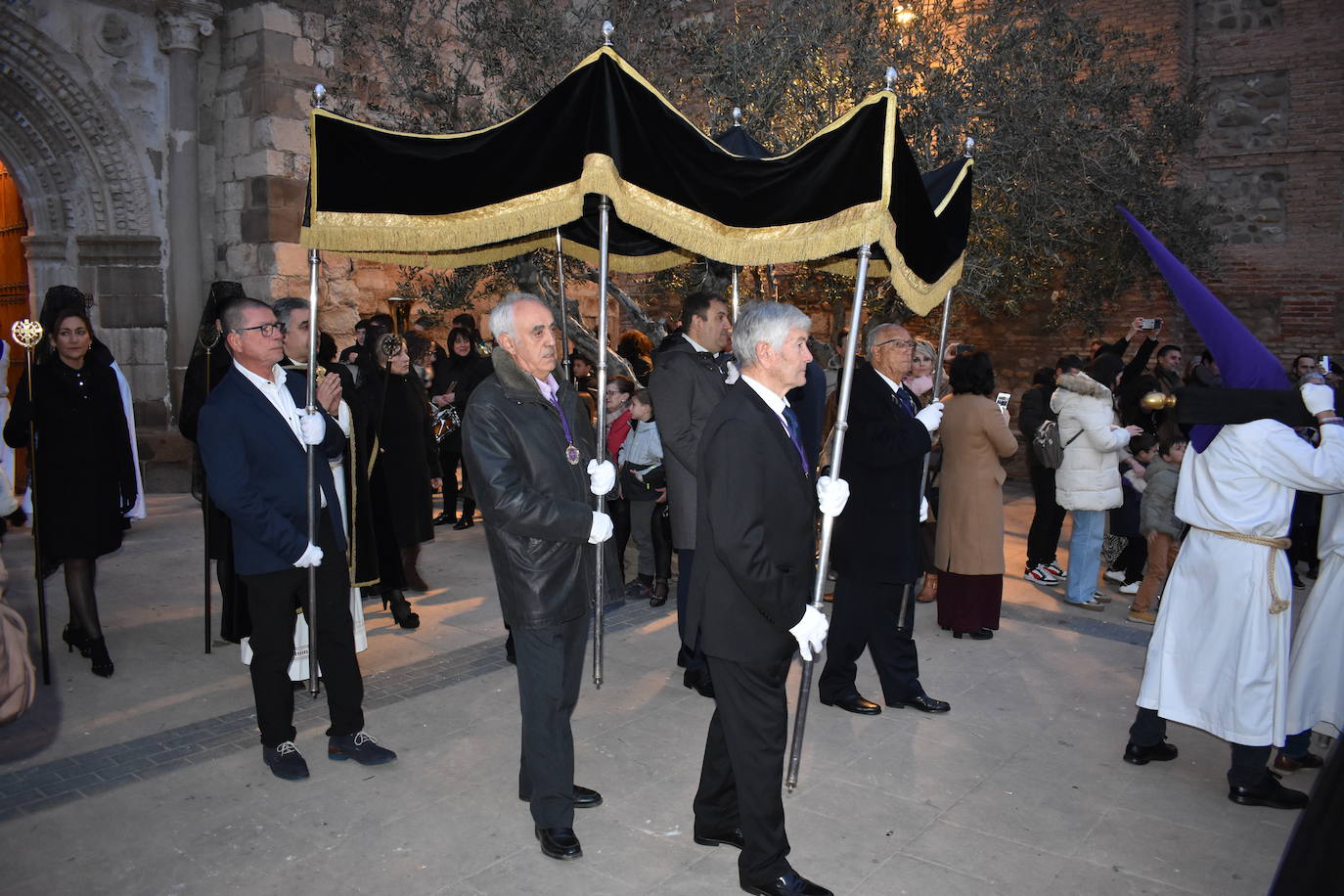La procesión del IV centenario del Santísimo Sacramento en Autol, en imágenes