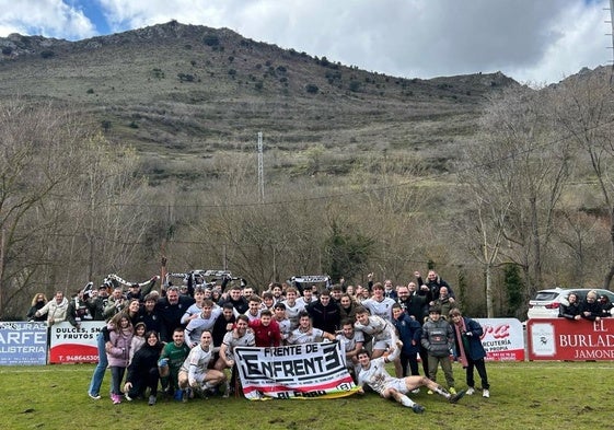 Aficionados y jugadores celebran el triunfo en Isla.