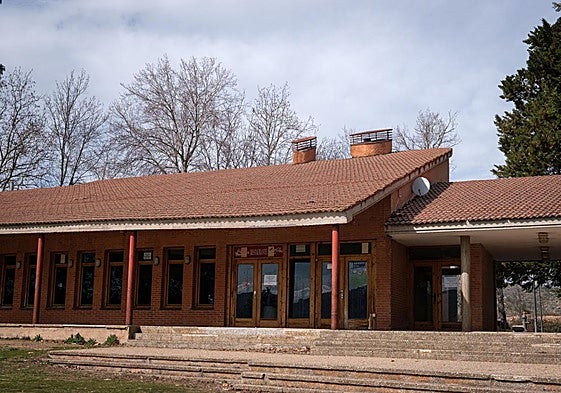 Instalaciones del bar de La Grajera, cerrado desde