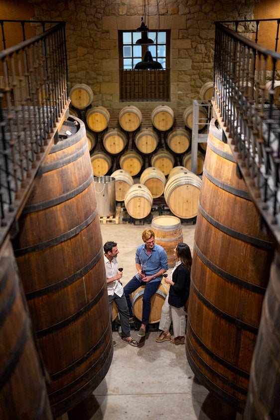 Bodegas Murua: un edificio con tesoros artísticos desconocidos