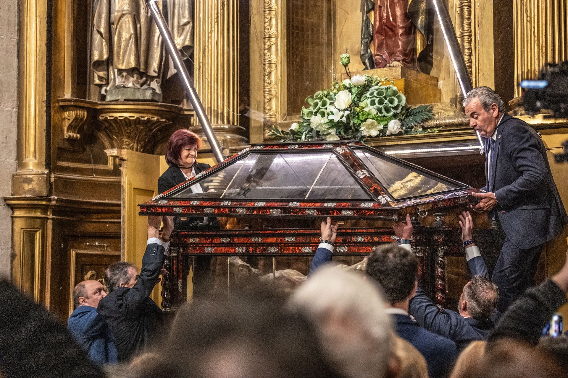 Las imágenes de la limpieza del Cristo yacente