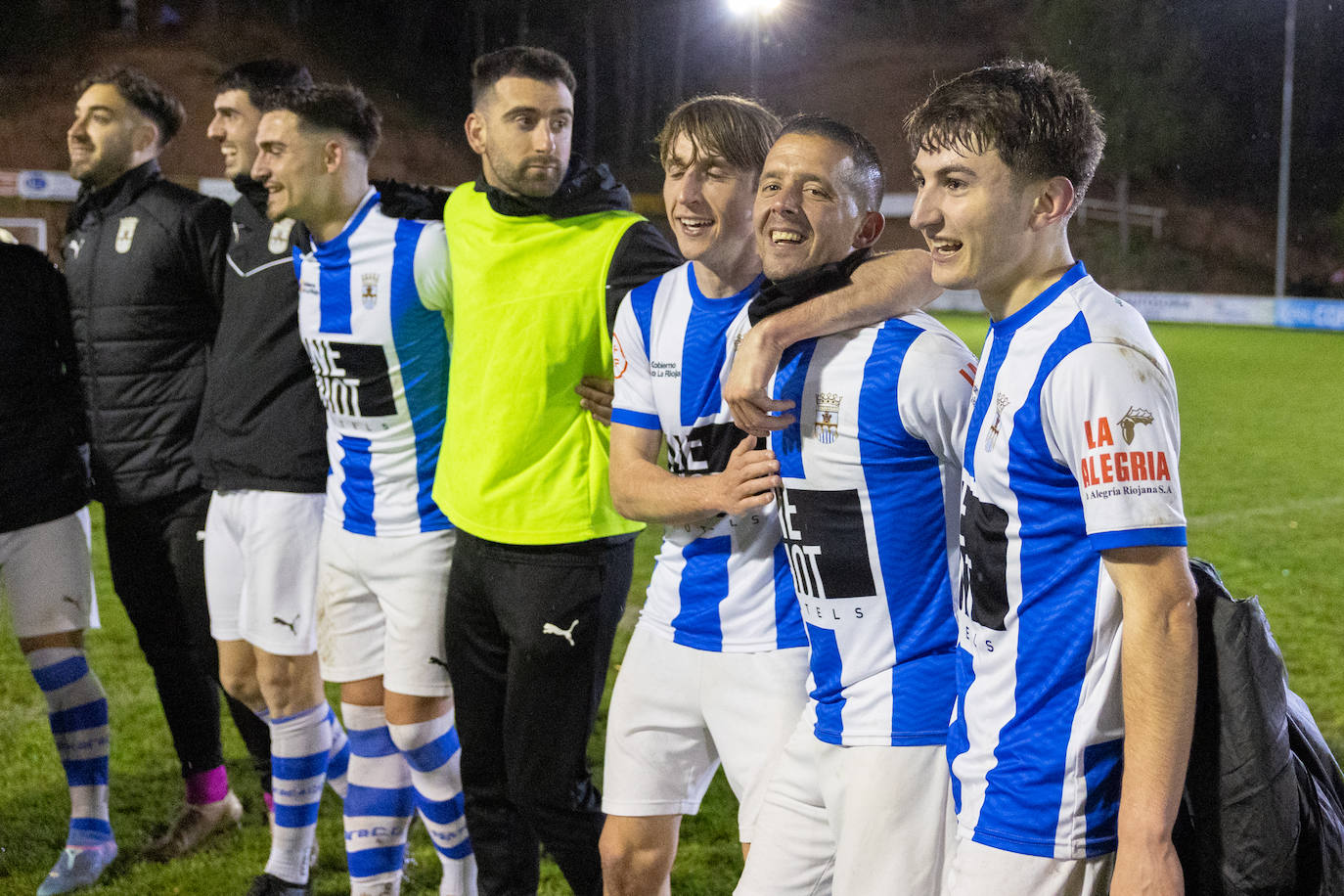 Las imágenes de la celebración del Náxara tras su vuelta a Segunda Federación