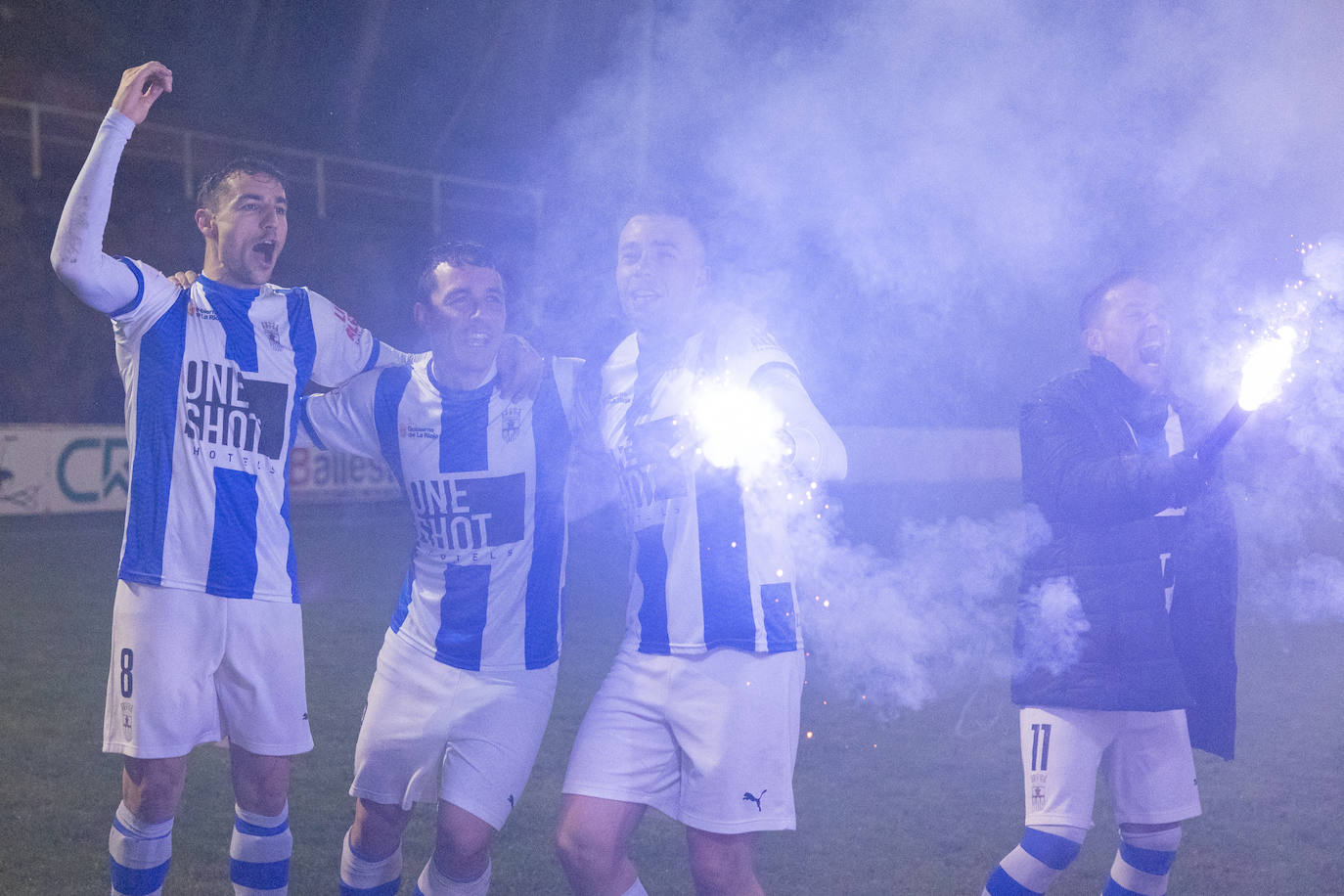 Las imágenes de la celebración del Náxara tras su vuelta a Segunda Federación
