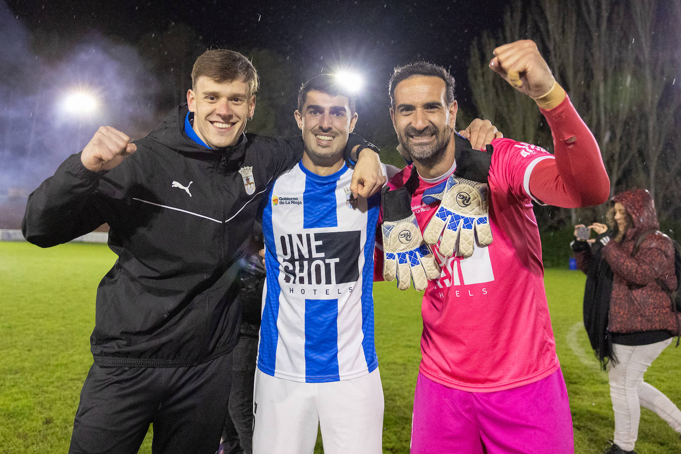 Las imágenes de la celebración del Náxara tras su vuelta a Segunda Federación