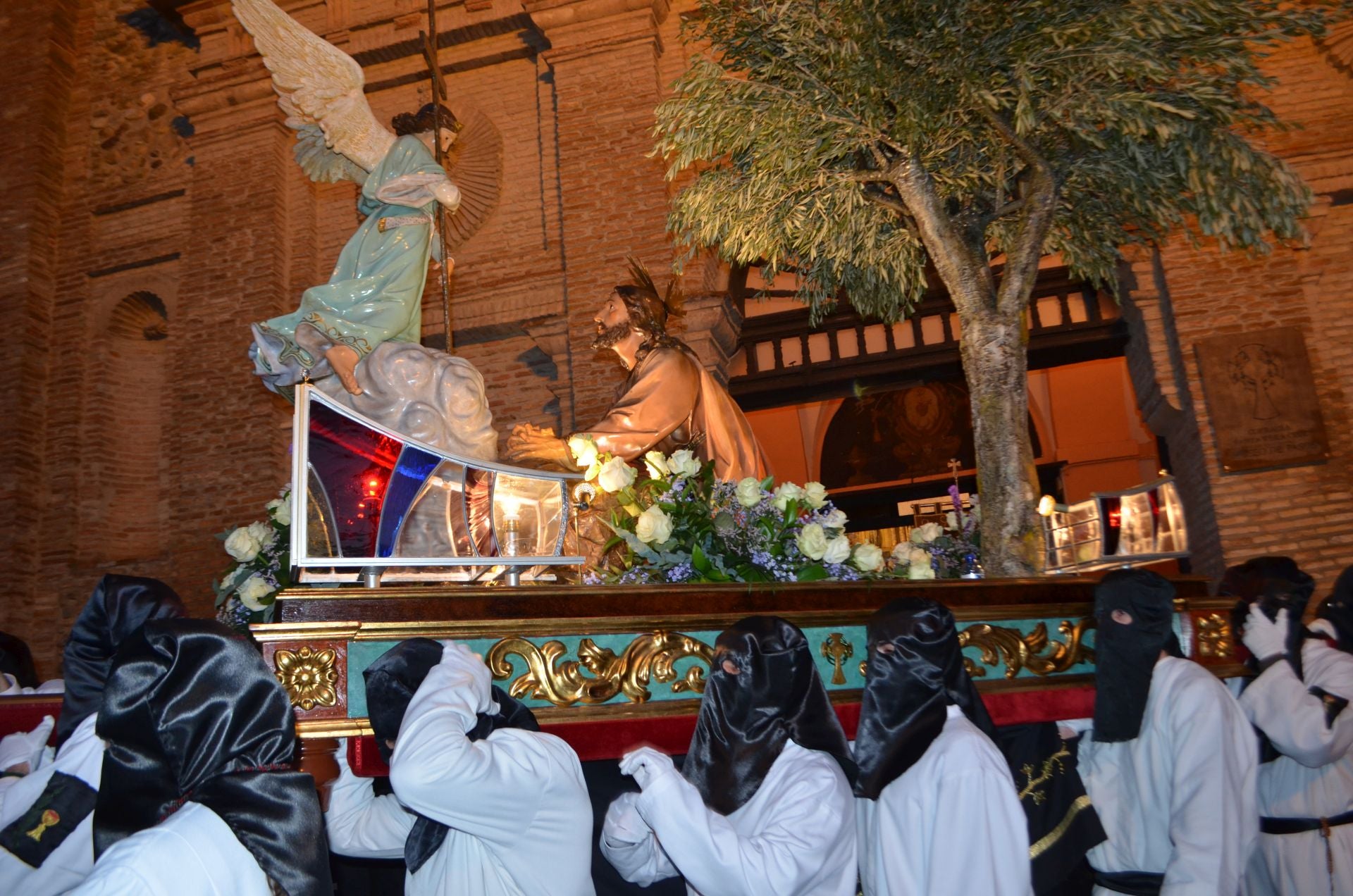 La procesión del Santo Entierro de Calahorra, en imágenes