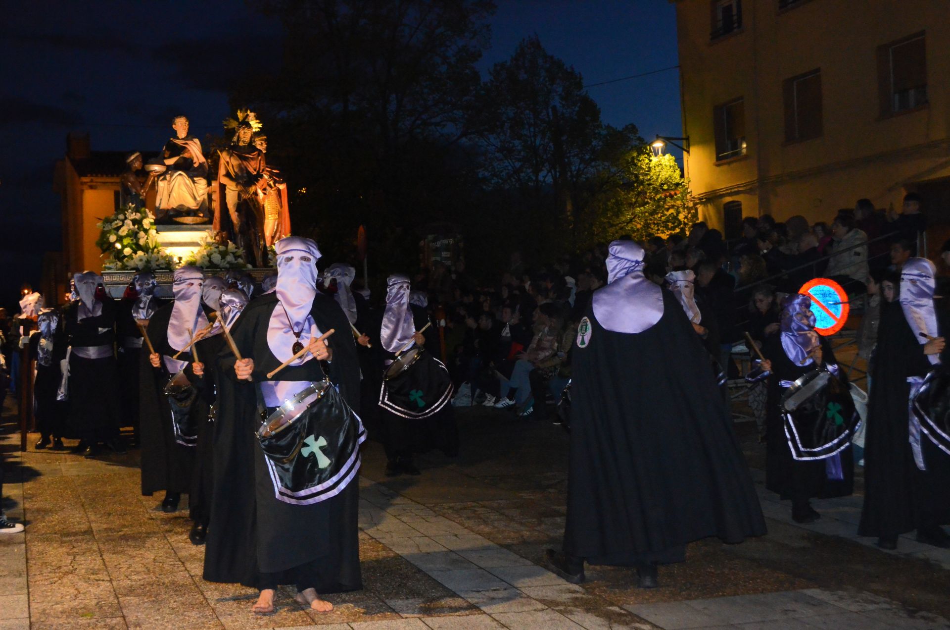 La procesión del Santo Entierro de Calahorra, en imágenes