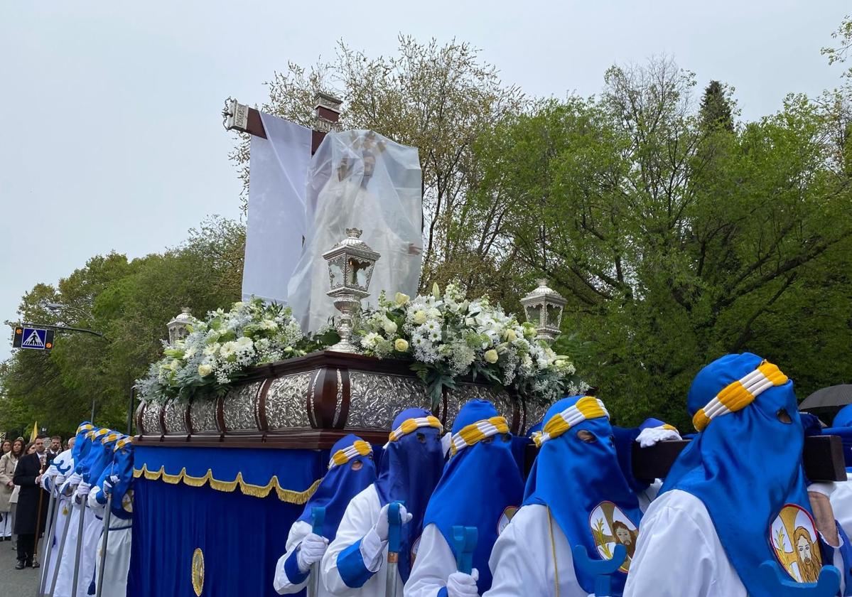 Domingo de Resurrección en Logroño: la esperanza puede con la lluvia