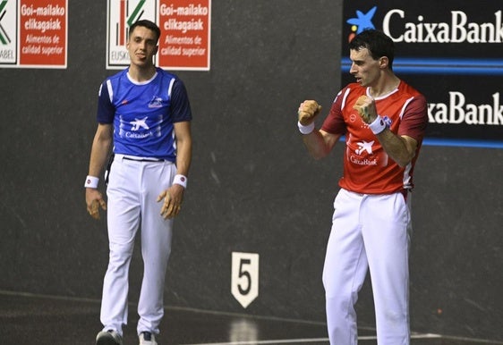 Altuna celebra su triunfo ante la decepción de Zabala.