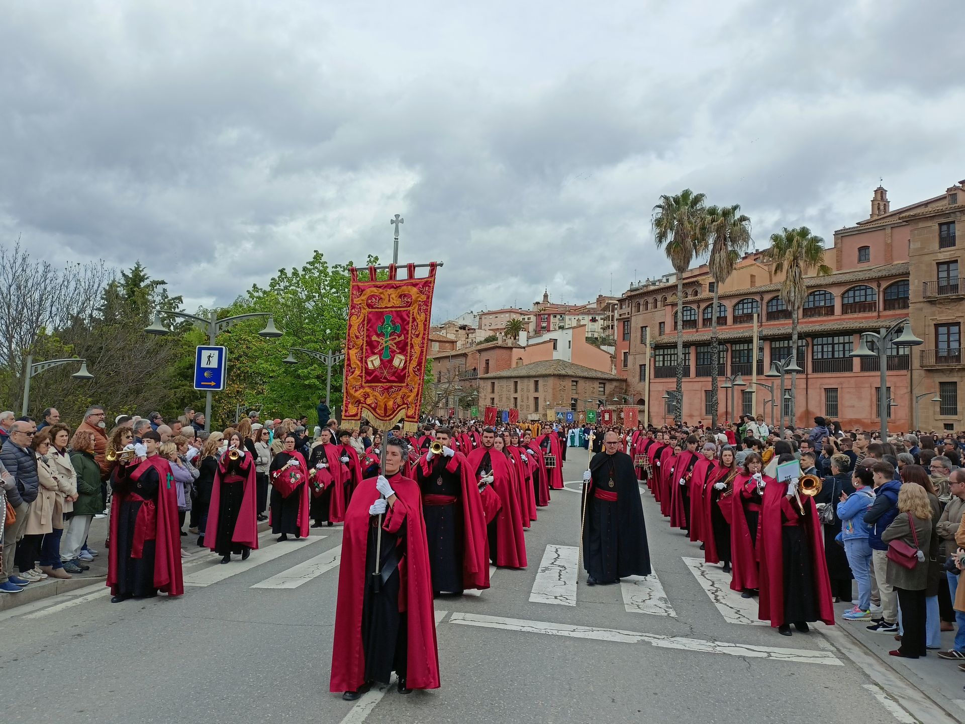 Imágenes del encuentro del Cristo Resucitado y la Virgen Gloriosa