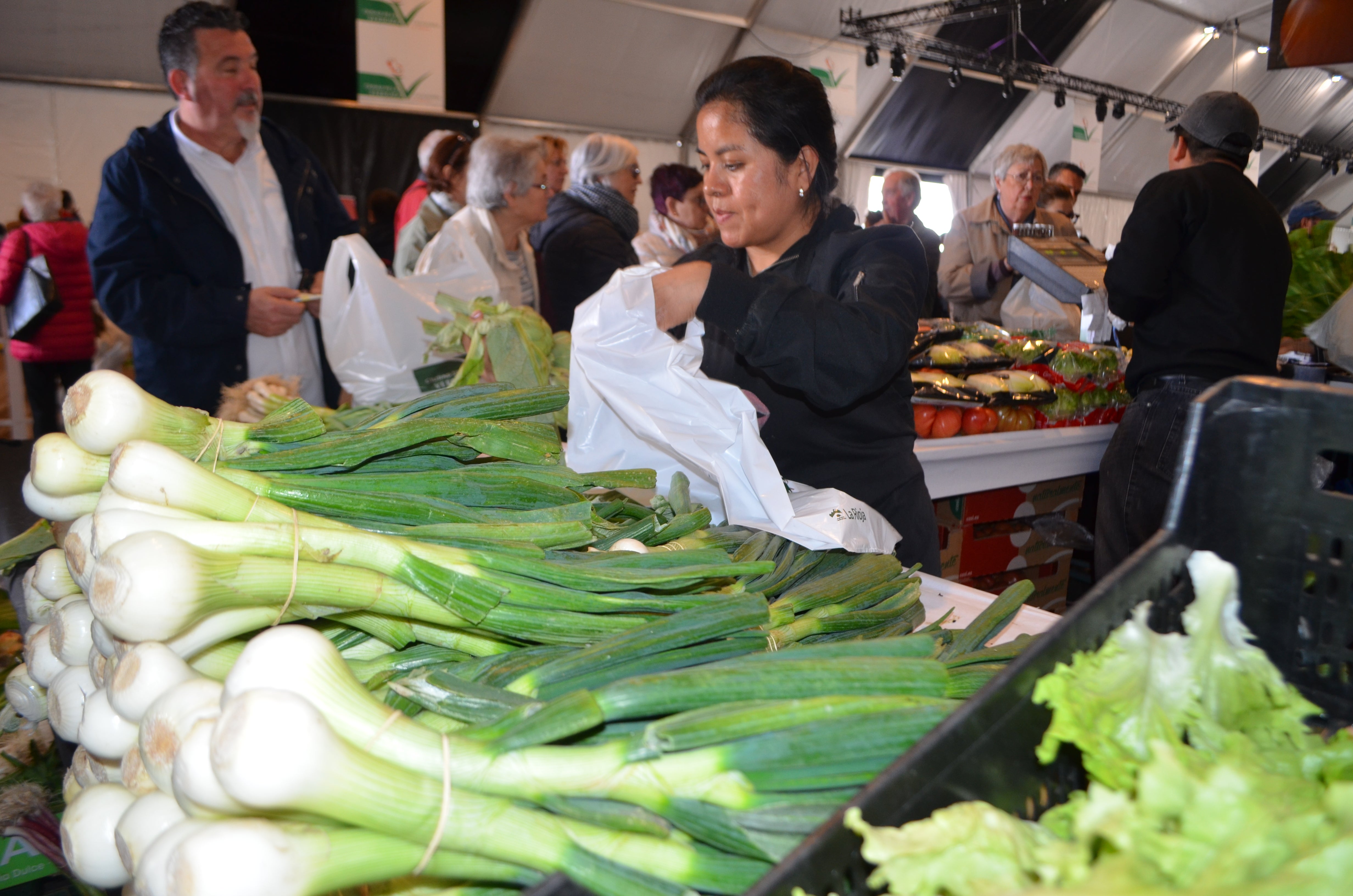 La mejor cara de las Jornadas Gastronómicas de la Verdura en la carpa del Silo