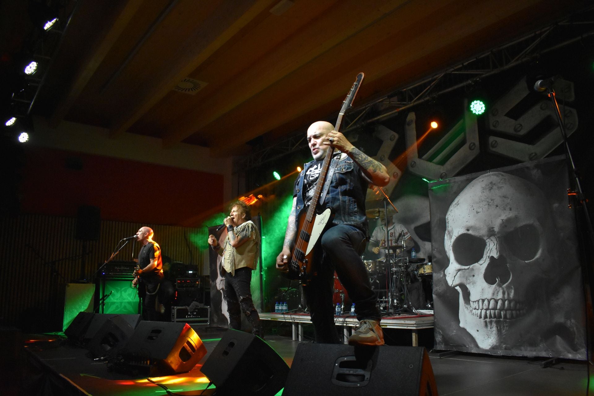 El concierto de Obús y Barón Rojo en la sala Entreviñas