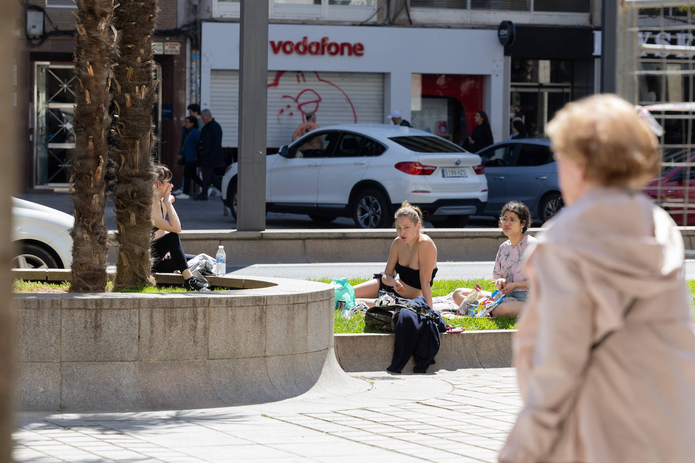 Tiendas cerradas, trabajadores a la espera... los efectos del apagón en Logroño
