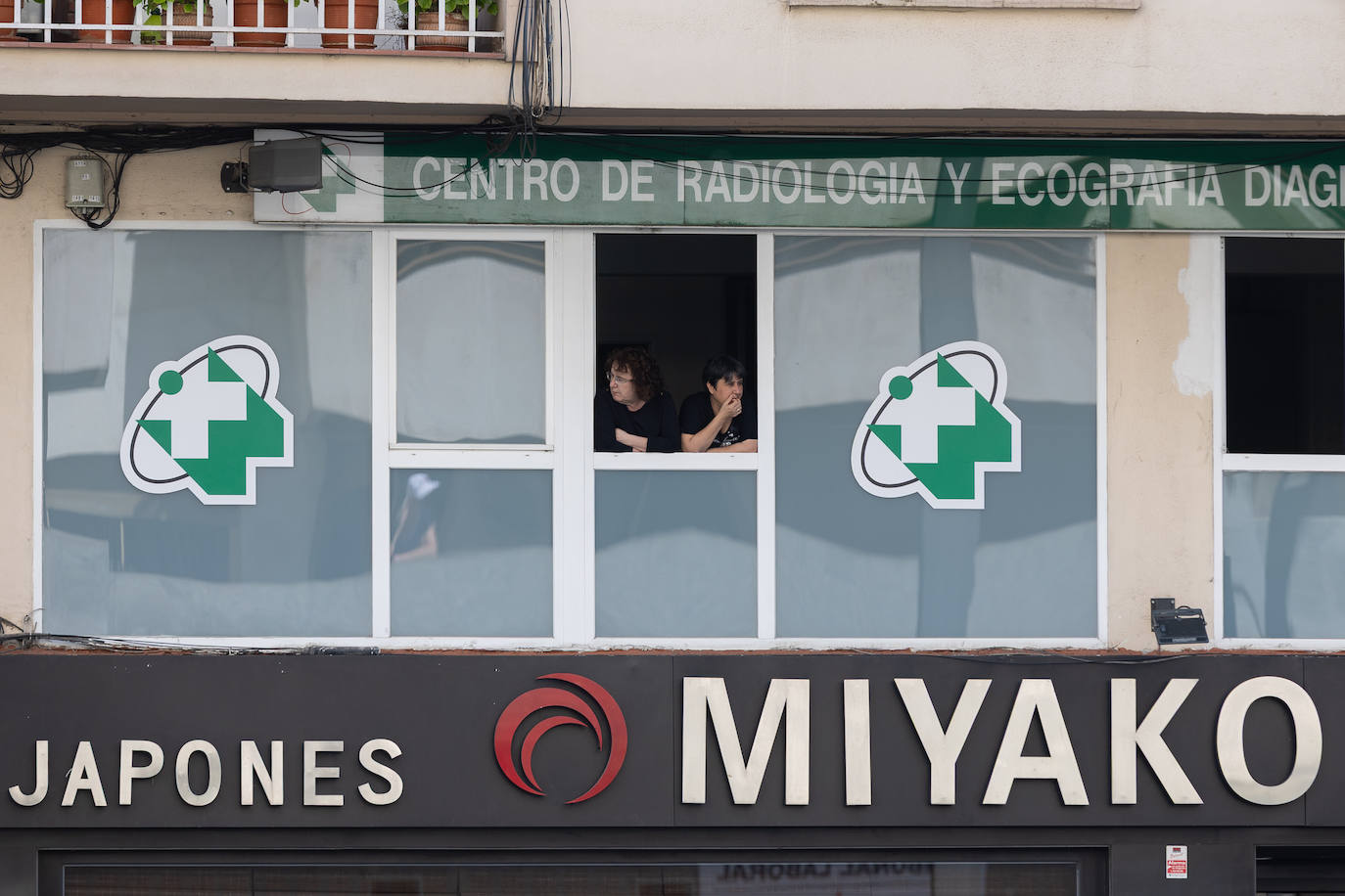 Tiendas cerradas, trabajadores a la espera... los efectos del apagón en Logroño