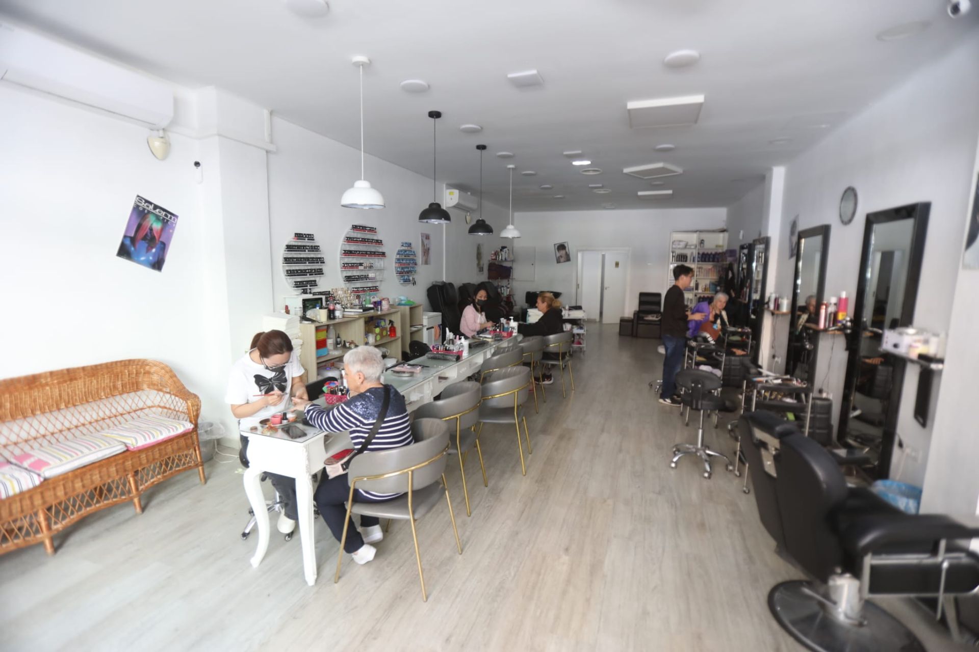 Bares, comercios, bancos y oficinas de Logroño, cerrados por el apagón