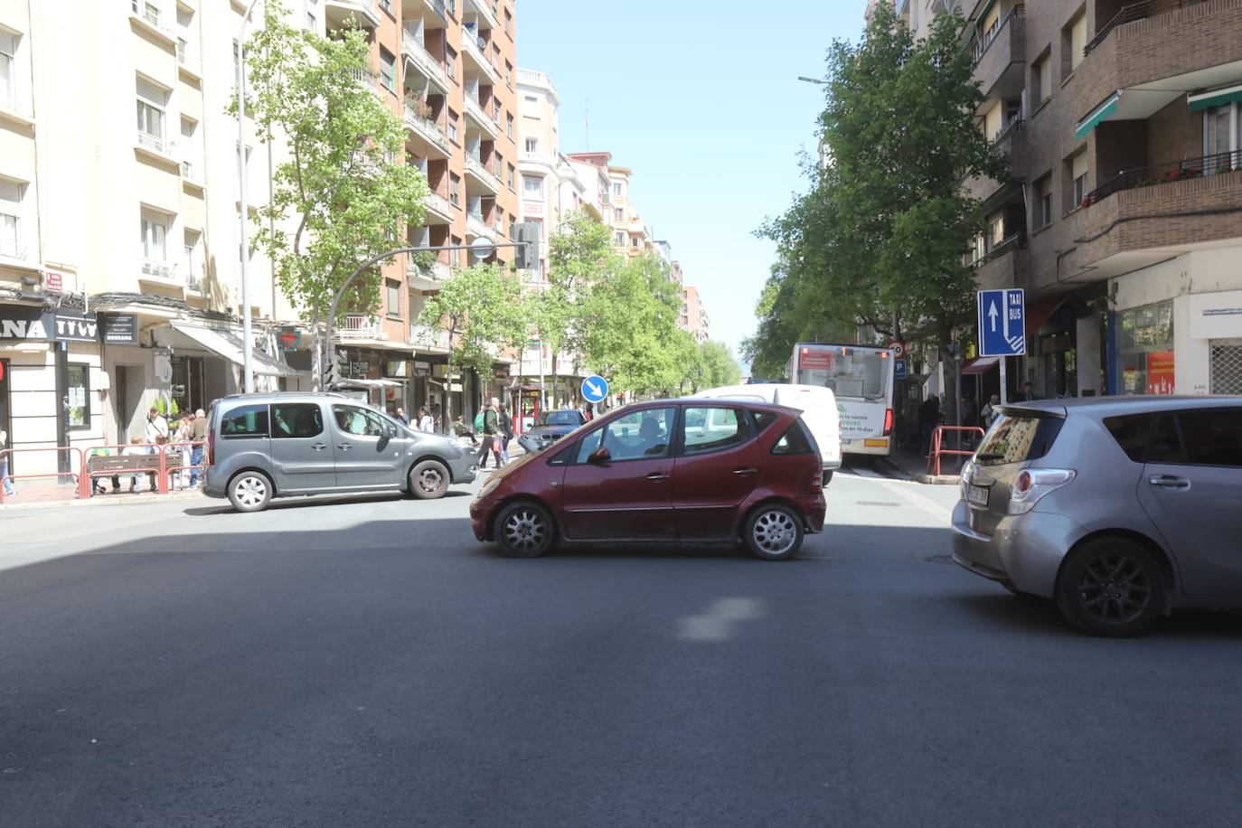 Caos en la circulación al no funcionar los semáforos.