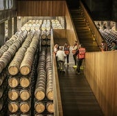 Nave de barricas de Bodegas Campo Viejo