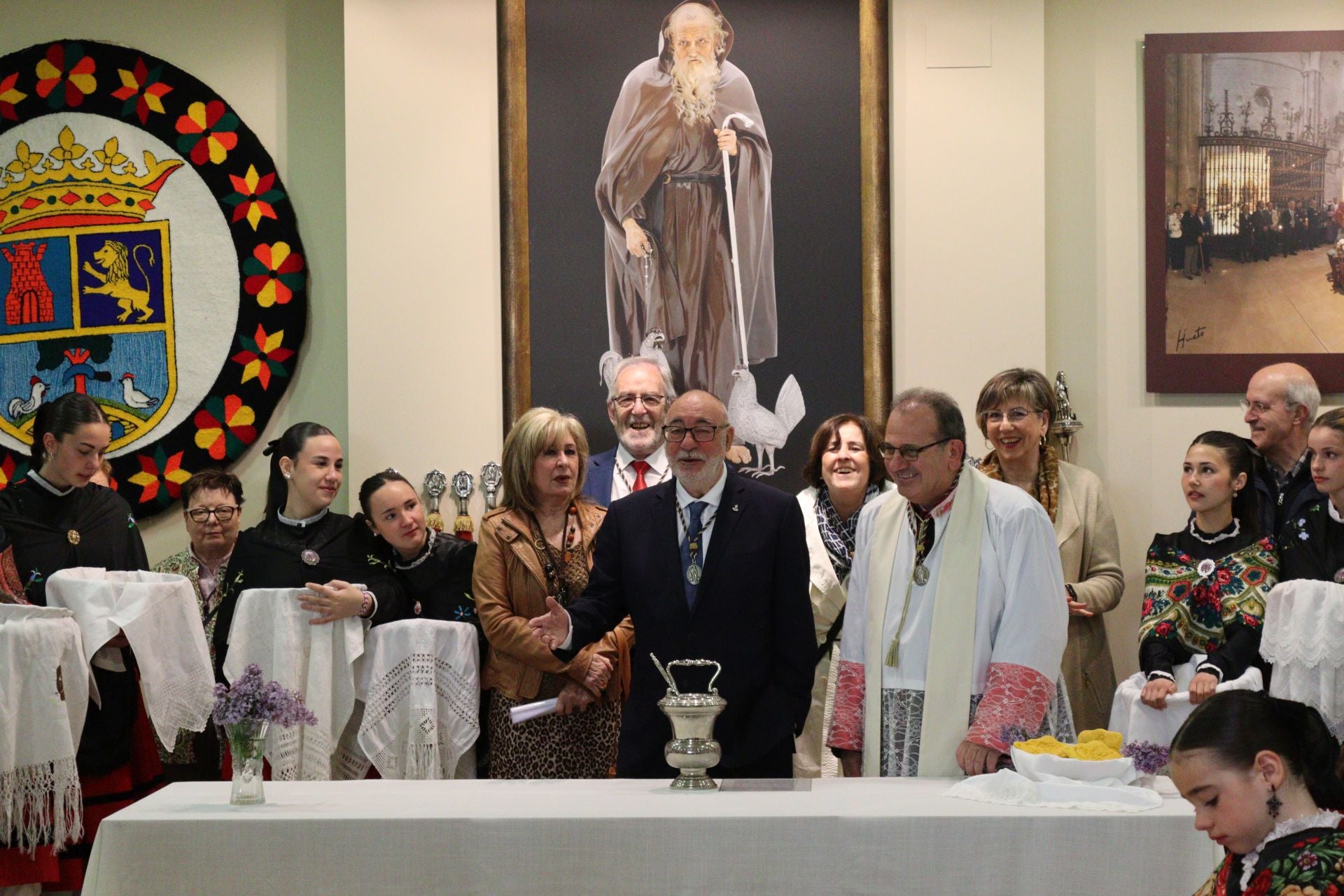 Las imágenes del reparto de panes en Santo Domingo