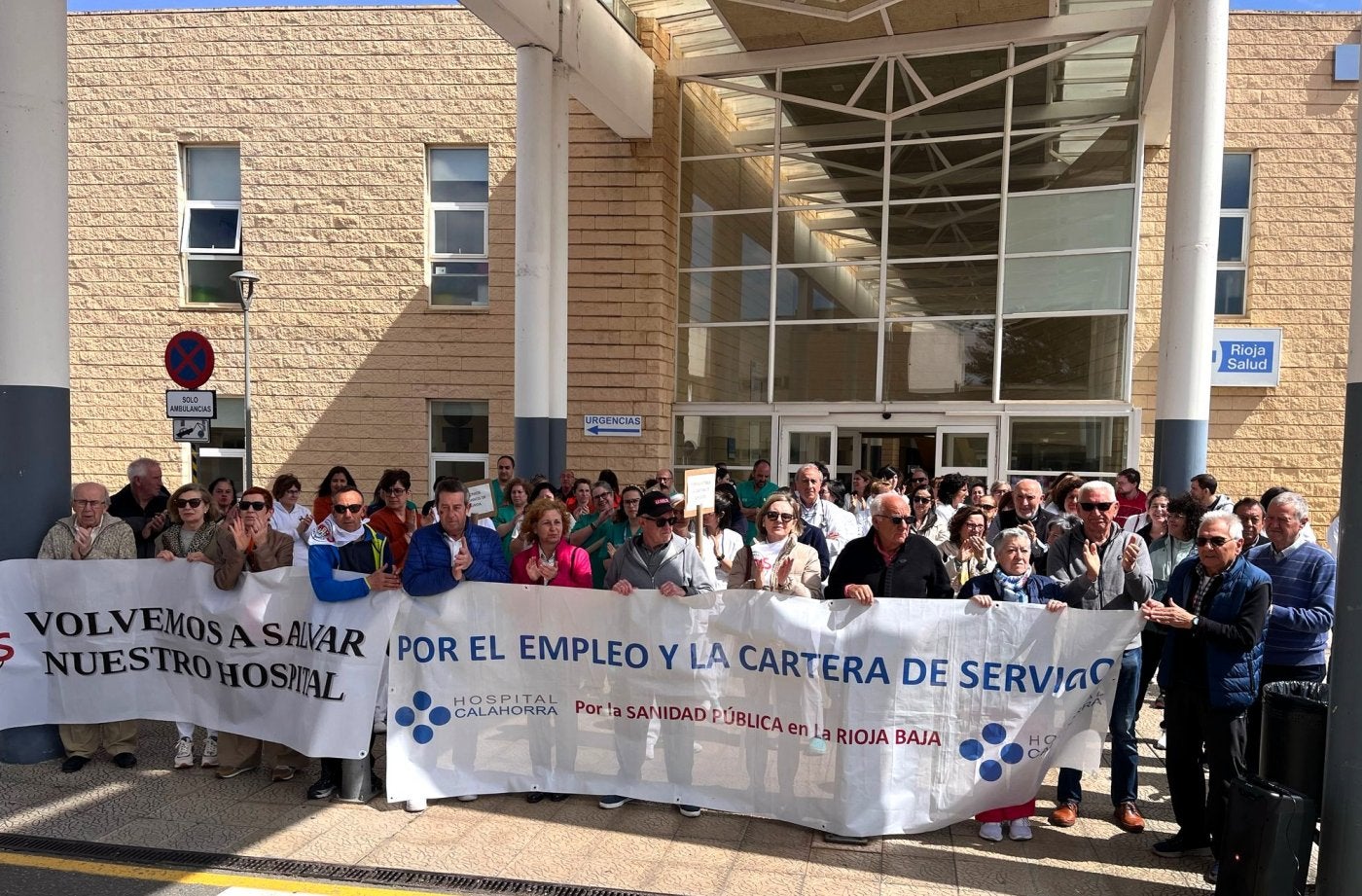 Concentración de los miércoles de la plataforma SOS Hospital de Calahorra, esta semana.