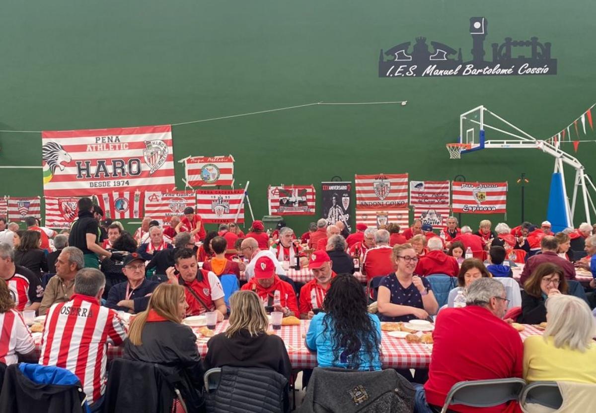 Las peñas del Athletic disfrutan de una comida en Haro