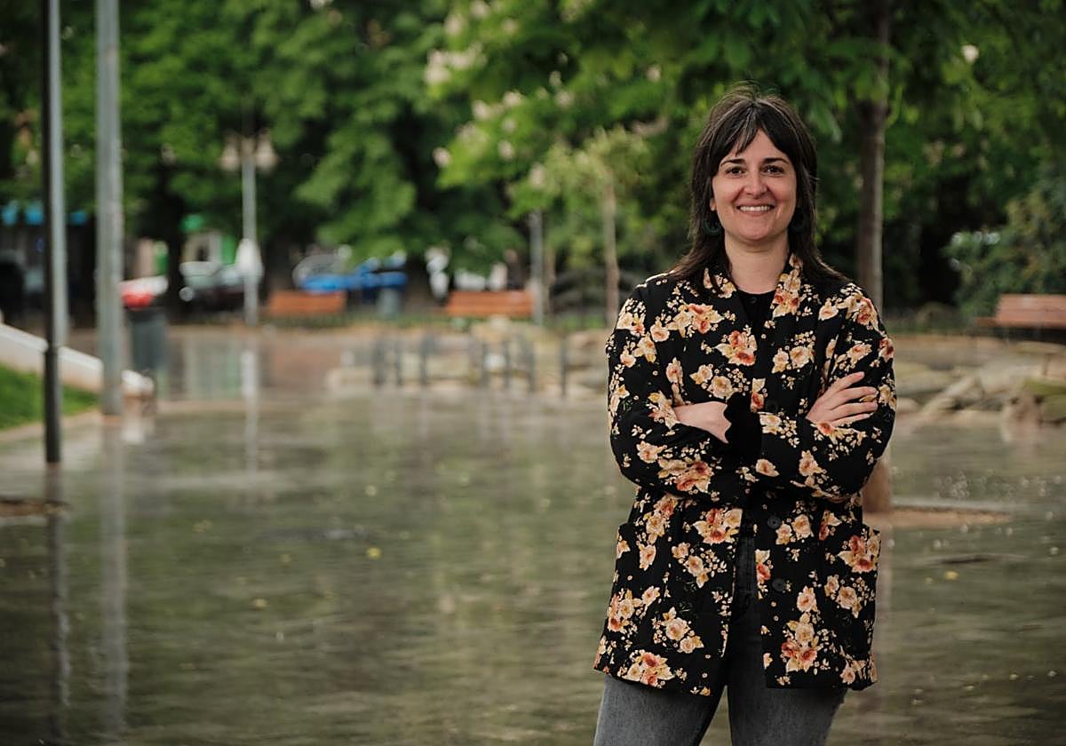 Laura Cañas Ruiz, presidenta del Colegio de Educadoras y Educadores Sociales de la Rioja (CEES-Rioja), en el logroñés parque Gallarza.