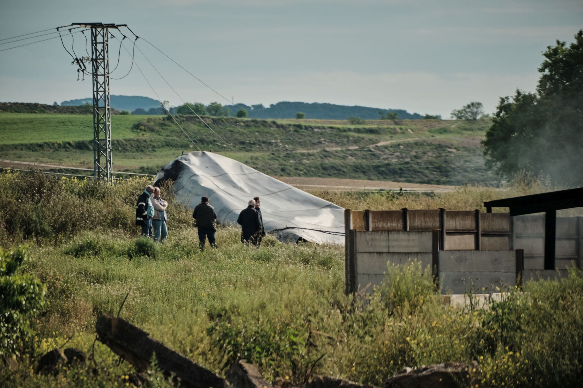Incendio de madrugada en una fábrica de resinas de Oyón