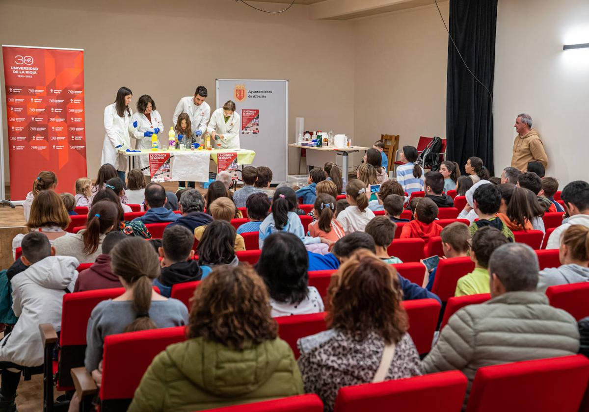 Este sábado, nueva edición del taller 'La química se mueve' en Cervera