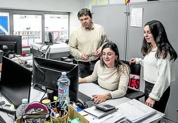 La reducción de la jornada laboral genera tensiones y alerta a pymes y autónomos