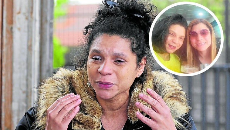 Jakcelia Oliveira ayer, en las cercanías del aparcaniento de El Ferial, donde fue detenido el presunto asesino de su hermana Miriam.