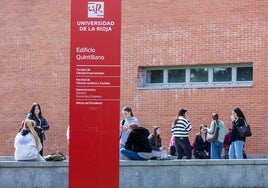 Exterior del edificio Quintiliano de la UR.