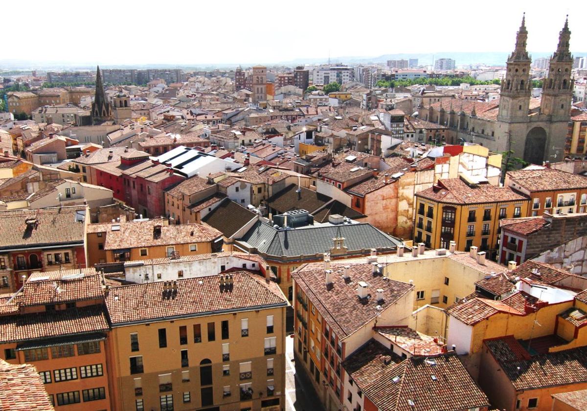 Imagen de archivo que recoge una vista panorámica del núcleo urbano de Logroño.