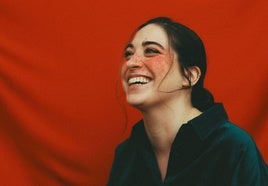 La compositora, cantante y multinstrumentista María de la Flor.