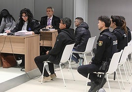 Los acusados, este jueves, en la primera sesión de juicio en la Audiencia Provincial de La Rioja.