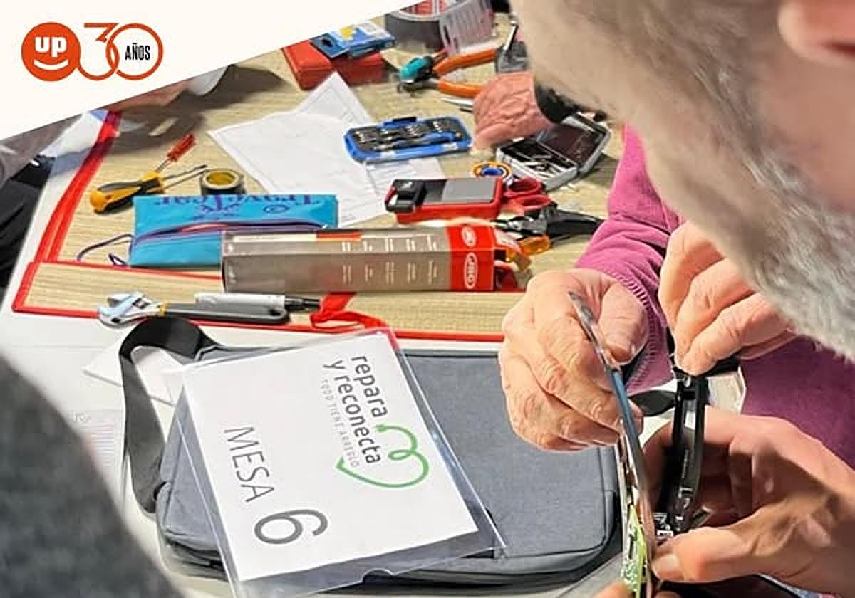 Una de las actividades 'Repara y reconecta', que organiza la Universidad Popular.